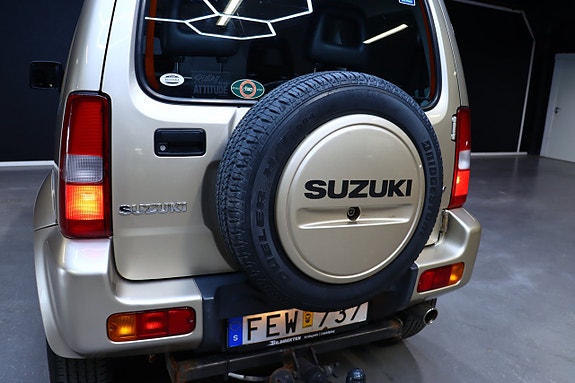 Suzuki Jimny 17 of 22