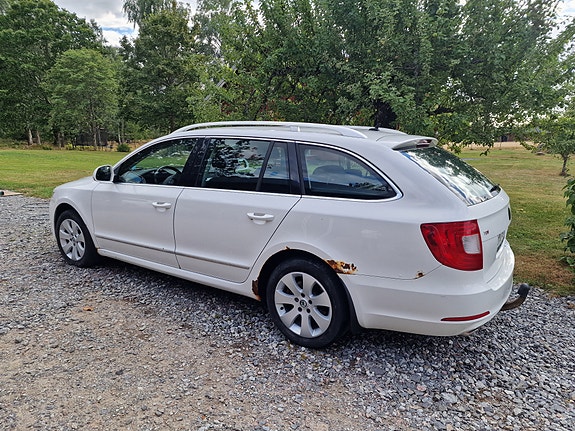 Skoda Superb 4 of 5