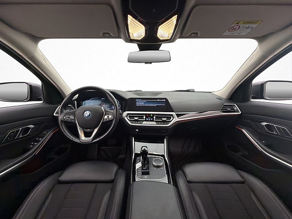 BMW 330e 15 of 30