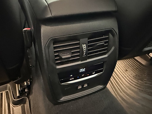 BMW 330e 17 of 30