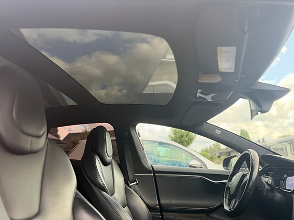 Tesla Model S 6 of 7