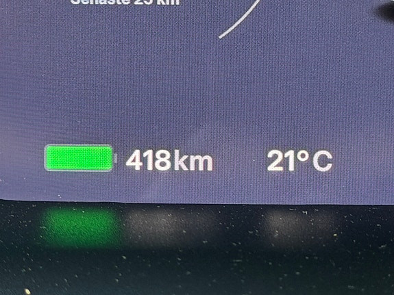 Tesla Model S 4 of 7