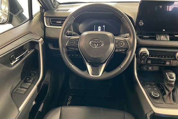 Toyota RAV4 11 of 21