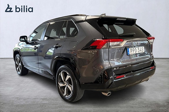 Toyota RAV4 2 of 21