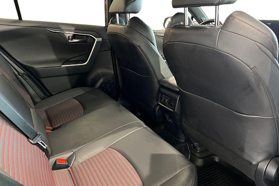 Toyota RAV4 9 of 21