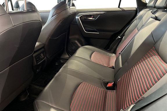 Toyota RAV4 13 of 21