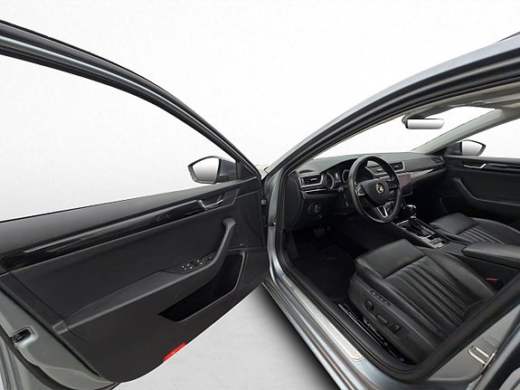 Skoda Superb 17 of 30