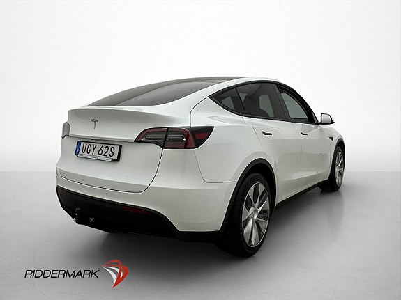 Tesla Model Y 5 of 30