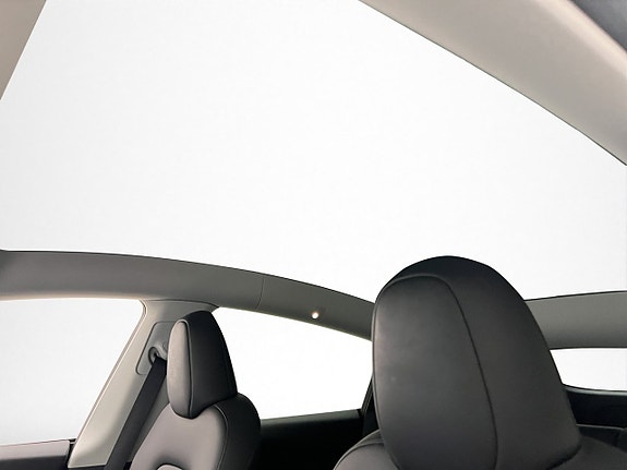 Tesla Model Y 12 of 30