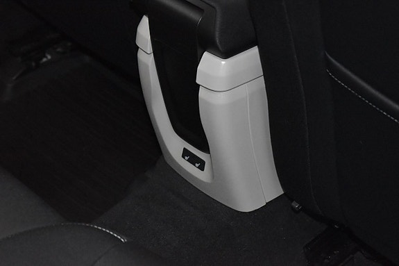 Volvo V40 14 of 16