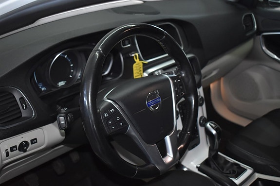Volvo V40 7 of 16