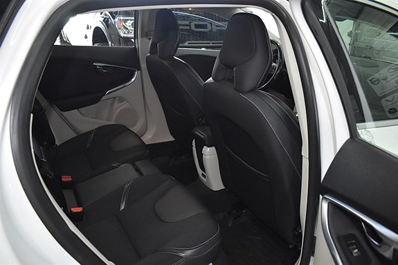 Volvo V40 6 of 16