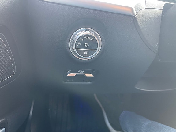 Mercedes-Benz C300 23 of 26