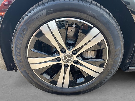 Mercedes-Benz C300 8 of 26