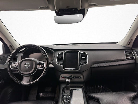 Volvo XC90 13 of 30