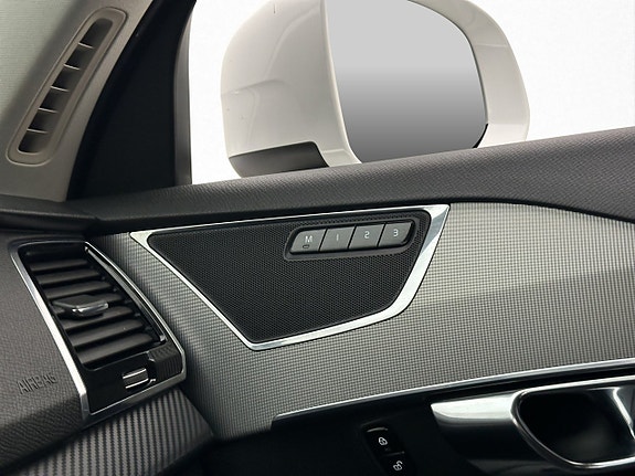 Volvo XC90 27 of 30