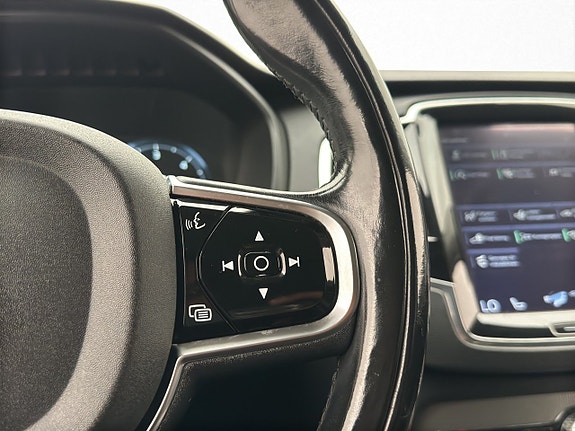Volvo XC90 24 of 30