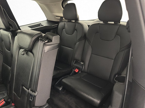 Volvo XC90 15 of 30