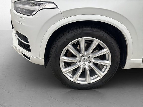 Volvo XC90 29 of 30