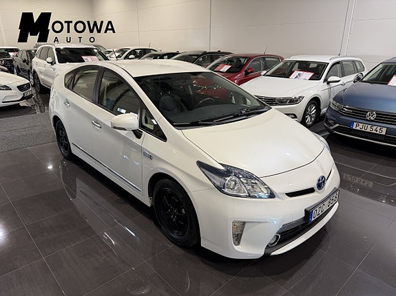 Toyota Prius Plug-in Hybrid 5 of 19