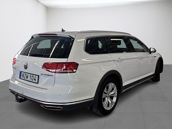 Volkswagen Passat Alltrack 4 of 9
