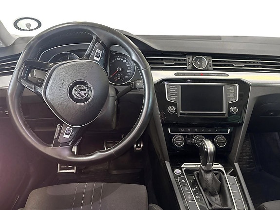 Volkswagen Passat Alltrack 8 of 9