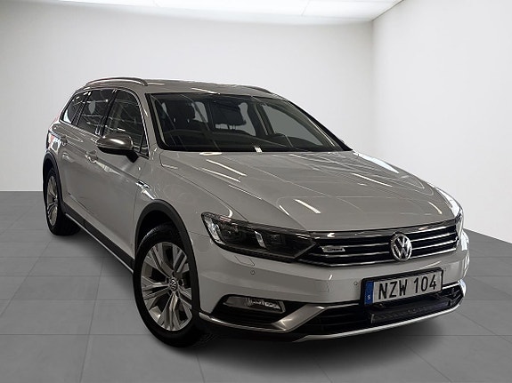 Volkswagen Passat Alltrack 5 of 9