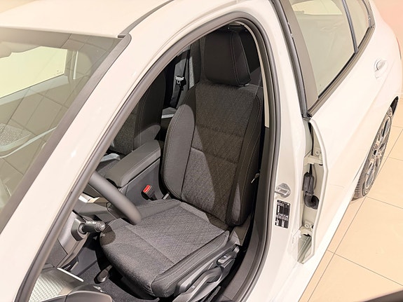 BMW 120 5 of 12