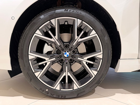 BMW 120 3 of 12