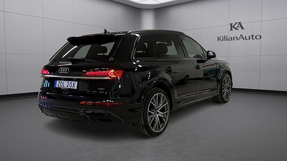 Audi Q7 9 of 25