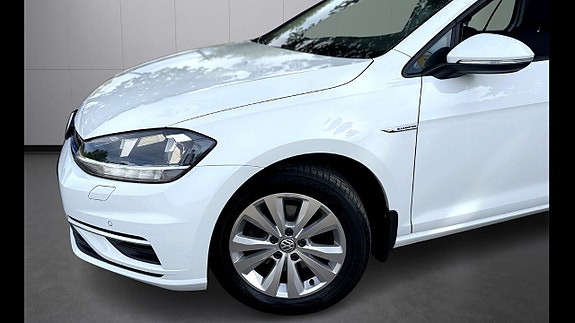 Volkswagen Golf VII 9 of 18