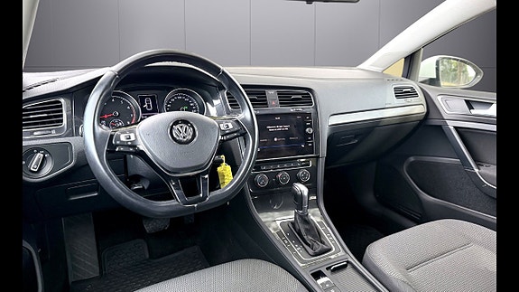 Volkswagen Golf VII 11 of 18