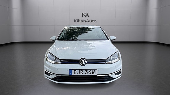 Volkswagen Golf VII 10 of 18