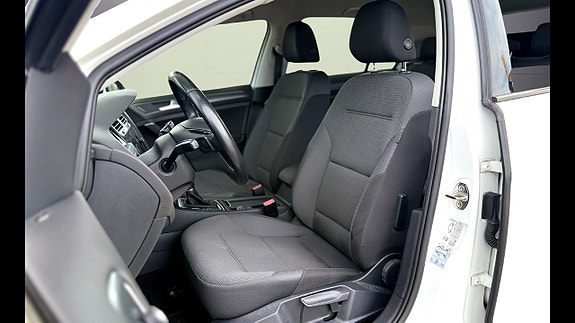 Volkswagen Golf VII 15 of 18