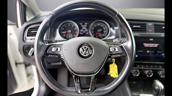Volkswagen Golf VII 12 of 18