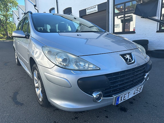 Peugeot 307 2 of 15