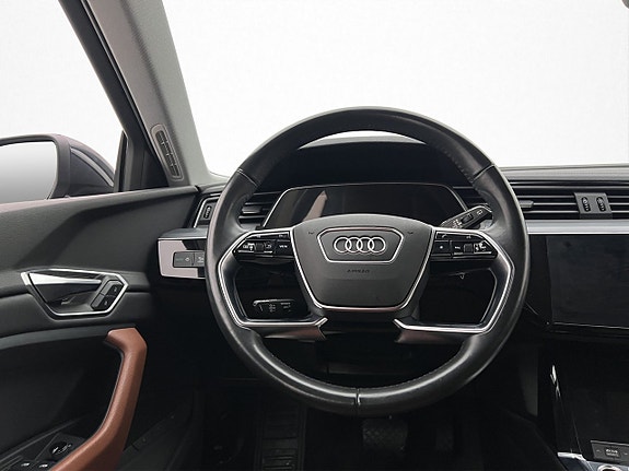 Audi e-tron 15 of 30