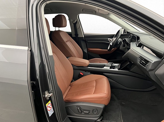 Audi e-tron 23 of 30