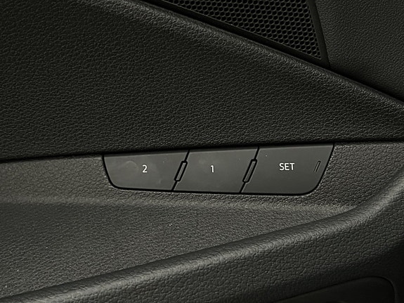 Audi e-tron 11 of 30