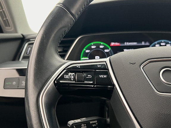 Audi e-tron 26 of 30