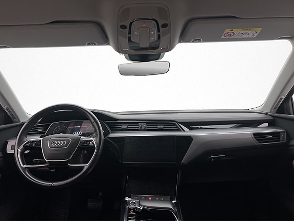 Audi e-tron 14 of 30