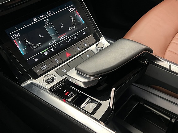 Audi e-tron 21 of 30