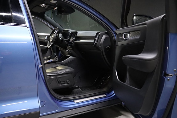 Volvo XC40 14 of 29
