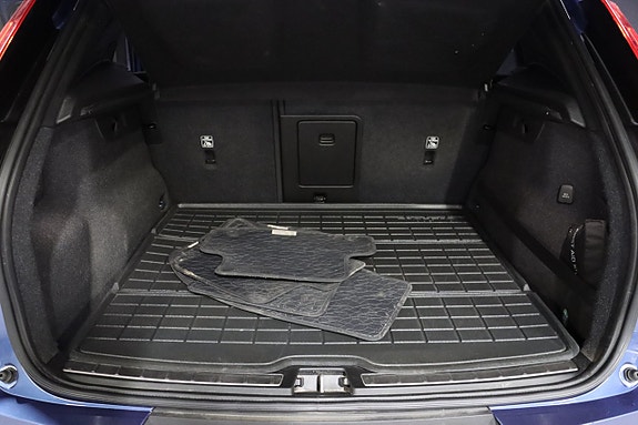 Volvo XC40 17 of 29