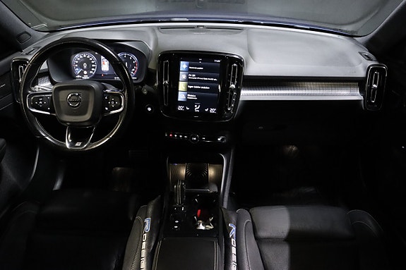 Volvo XC40 19 of 29