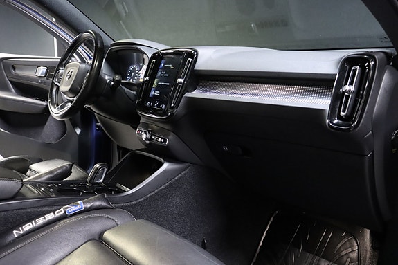 Volvo XC40 15 of 29