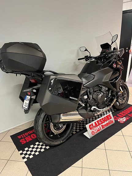 Honda NT 1100 A 3 of 3