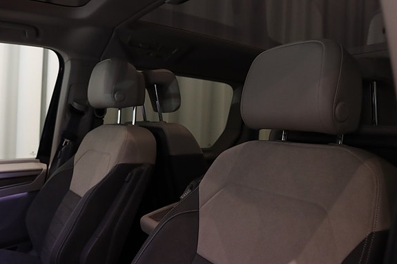 Volkswagen Multivan 24 of 25