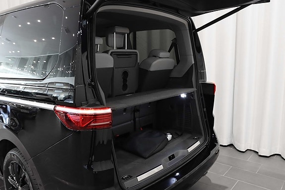 Volkswagen Multivan 5 of 25