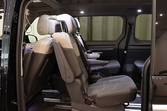 Volkswagen Multivan 11 of 25